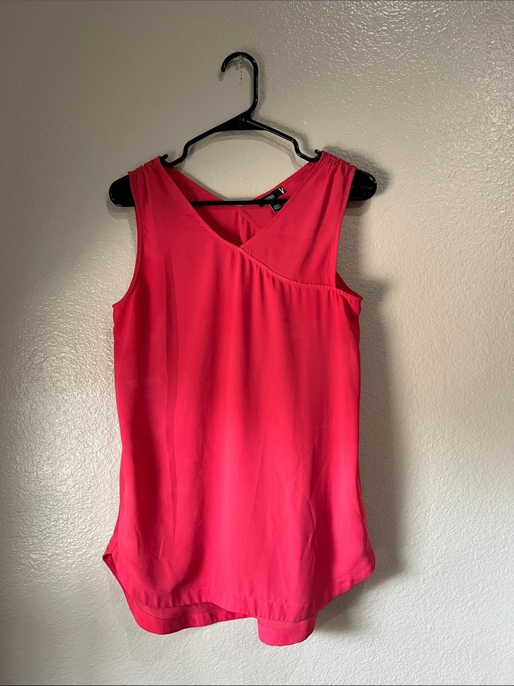 Valette Bright Pink Sleeveless Crossover Neck Tank Sz S Lightweight Flowy TC0002
